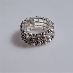 ‼️CLEARANCE‼️ Rhinestone Bauble Stretch Ring